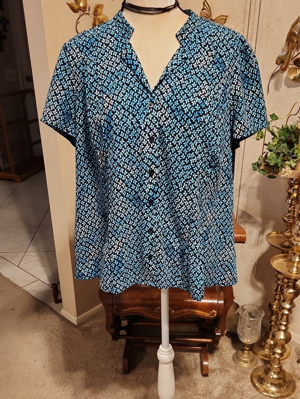 Dana Buchman Blue & Black Short Sleeve Button Front Top